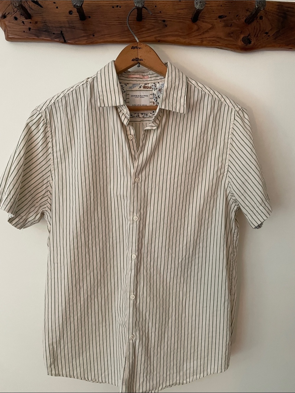 Beach Casual, Button-Down shirt: Denim and Flower, Medium